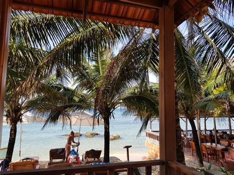 FREE BEACH BAR & RESTAURANT, Duong Dong .